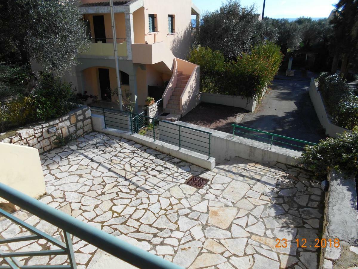 Lukia Barbati Mare Villa Bagian luar foto